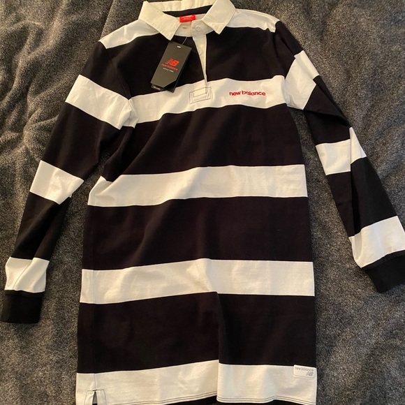 Long, relaxed New Balance shirt - Picture 1 of 3
